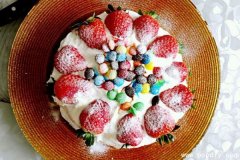 手工DIY创意制作讨喜的戚风草莓蛋糕