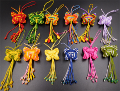 创意的编织DIY纯手工五彩线制作的美丽蝴蝶车挂饰