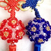 串珠手工DIY红色蓝色的中国结吊坠产品欣赏