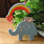 爱心彩虹下的大象喷水手工刺绣DIY创意布贴