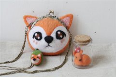小狐狸手工羊毛毡DIY制作的口金挎包