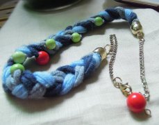 你也可以原创设计的蓝灰色手工陶瓷毛线编织项链