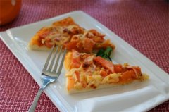 美味可口的手工烘焙DIY番茄小披萨